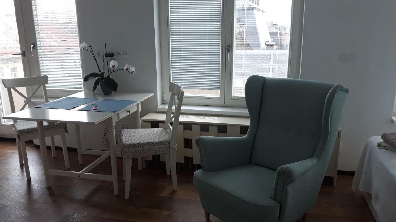 Cool Studio Apartment Prague Exterior photo